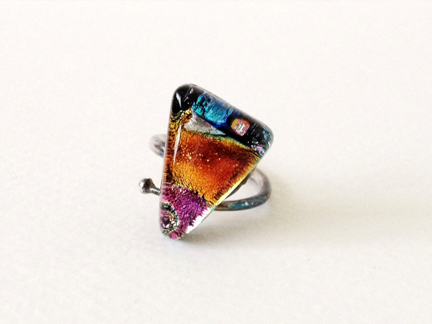 Vintage Geschmolzener Dichroic Glas Silber Ring von SymbolandMagic