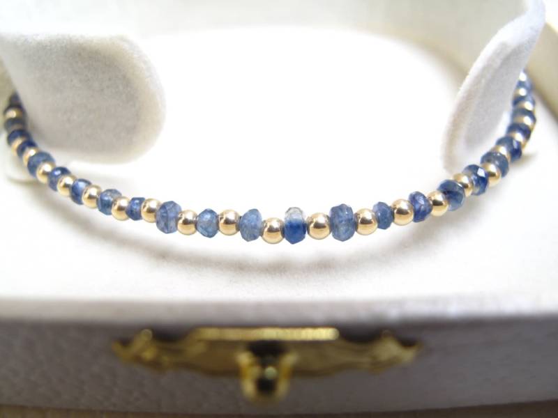 14 K Gelbgold Perlen Natürliche Geniune Blau Saphir Edelstein Armband von Symbolinajewelry