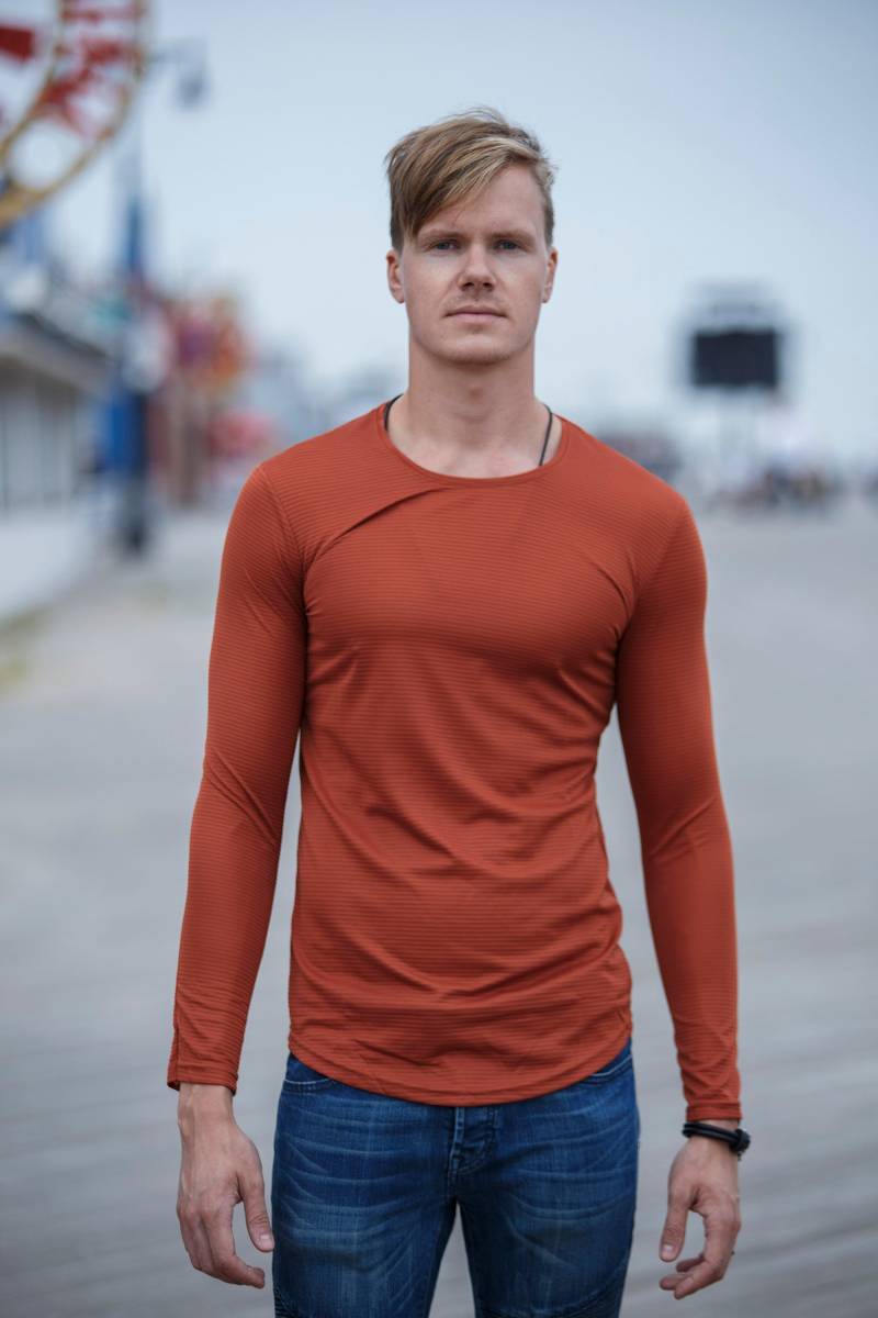 U-Ausschnitt Herren Pullover Hellrot D07 U-Ausschnitt Herren Pullover Hellrot D07 von SynoMenStyle