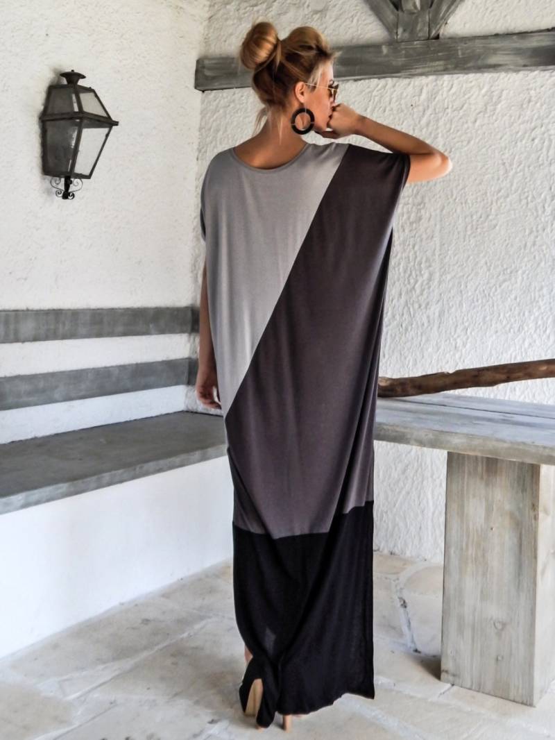 Grau-Schwarzes Maxikleid/Grauer Kaftan in Übergröße Lockeres Oversize-Kleid #35073 von SynthiaCouture