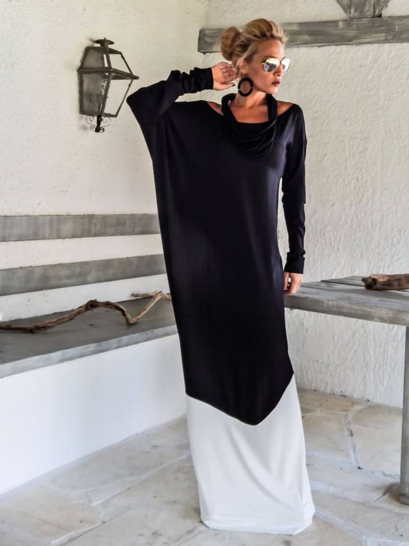 Schwarz Weißes Kleid/in Übergröße Zweifarbiges Maxikleid Für Frauen Kaftan Mit Langen Ärmeln Plus Size #35112 von SynthiaCouture