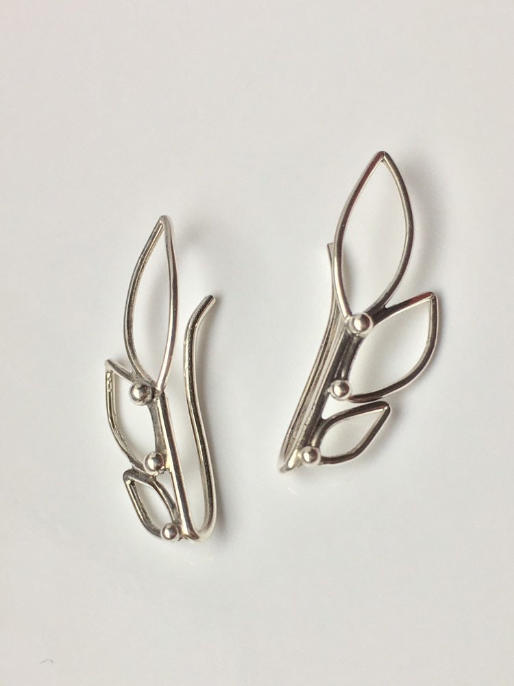 Blatt Ohr Kletterer Sterling Silber, Einfache, Einzigartige Ohrringe, 22 Gauge Draht Mit Silberperlen, Verstellbar Blatt Ohr Kletterer Sterling Silber, Einfache, Einzigartige Ohrringe, 22 Gauge Draht Mit Silberperlen, Verstellbar von SyzygyByHannah