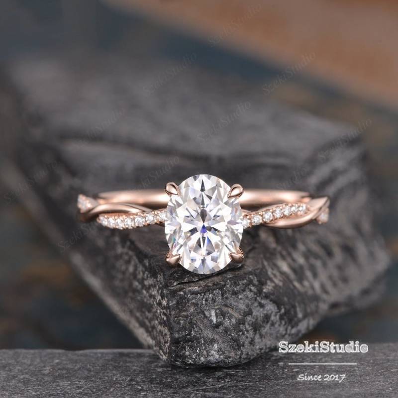 3Ct Oval Moissanite Verlobungsring Twist Rose Gold Ring Infinity Diamant Halbe Eternity Braut Frauen Jahrestag von SzekiStudio