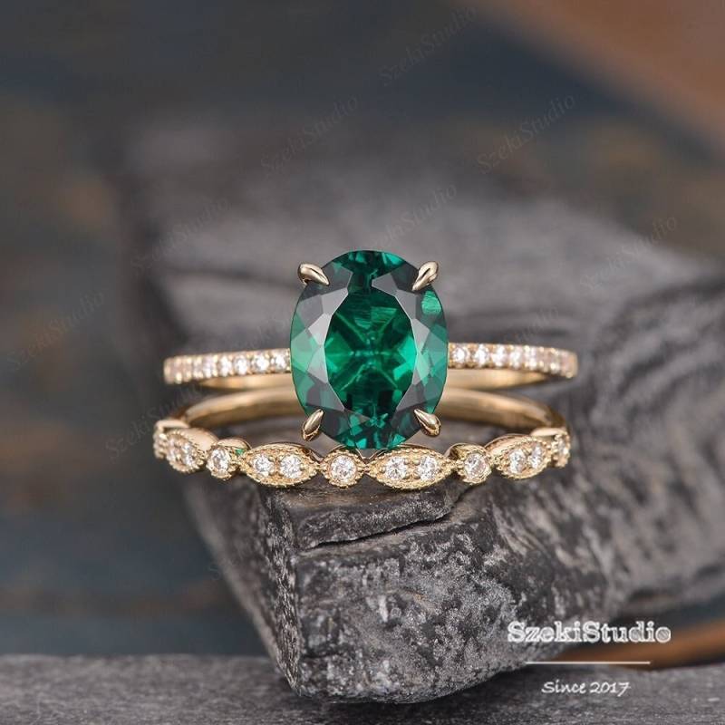 3Ct Oval Smaragd Ring Lab Verlobungsring Set Gelbgold Diamant Eternity Band Solitaire Braut 8 X 10 Mm Kann Birthstone von SzekiStudio
