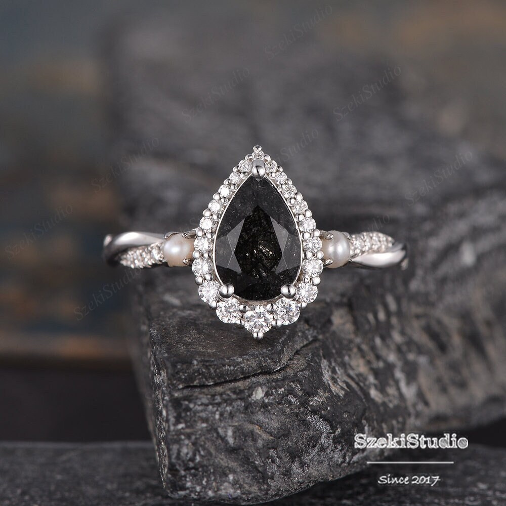 Birnenförmiger Schwarzer Quarz Verlobungsring Rose Gold Frauen Rutil Ehering Halo Infinity Diamant Schwarzer Kristall Ring Geschenk Für Ihre Perle von SzekiStudio