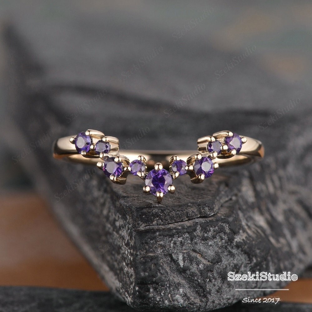 Geschwungener Amethyst Ehering Gelb Gold Frauen Chevron Geburtsstein Ring Vintage Art Deco Versprechen Passendes Vorsteckband Geschenk von SzekiStudio