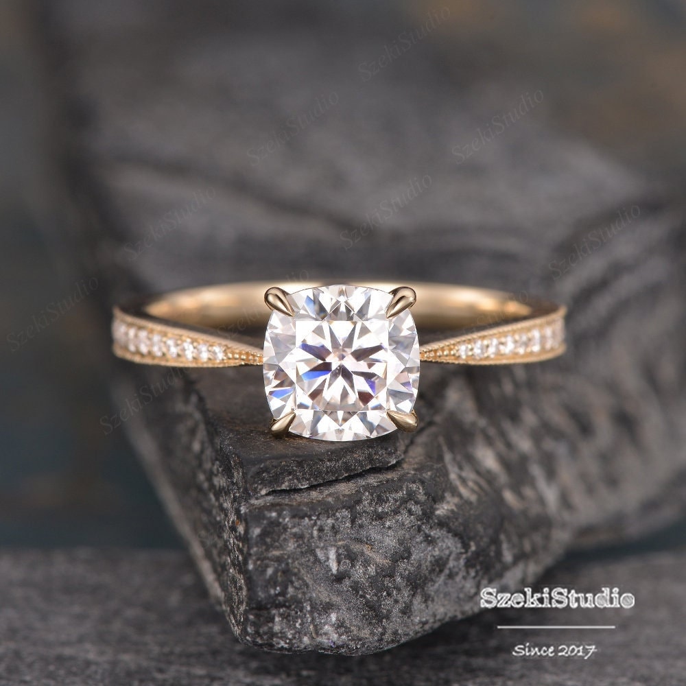 Kissen Moissanite Verlobungsring Gold Solitär Ring Antike 7mm Frauen Diamant Halbe Ewigkeit von SzekiStudio