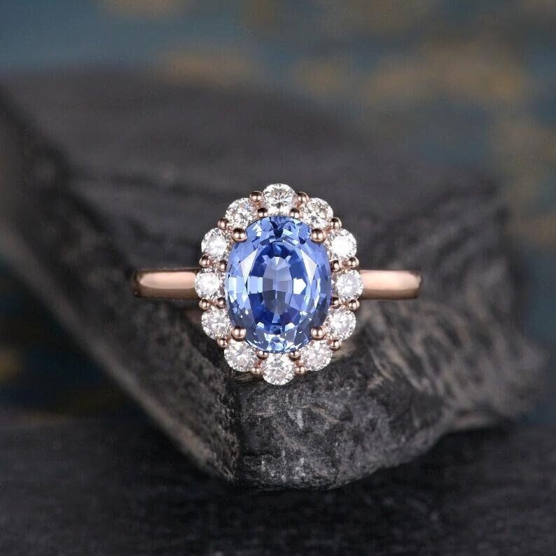 Lab Sapphire Verlobungsring Rose Gold Halo Moissanite Blumen Blume Antik Retro Ewigkeit Jahrestag Geschenk Frauen September Birthstone von SzekiStudio