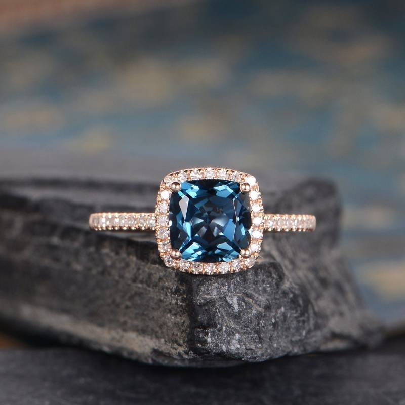 London Blue Topas Verlobungsring Rose Gold Cushion Cut Halo Diamant Braut Frauen Ring Hochzeit Jahrestag Geschenk Für Sie Halbe Ewigkeit von SzekiStudio