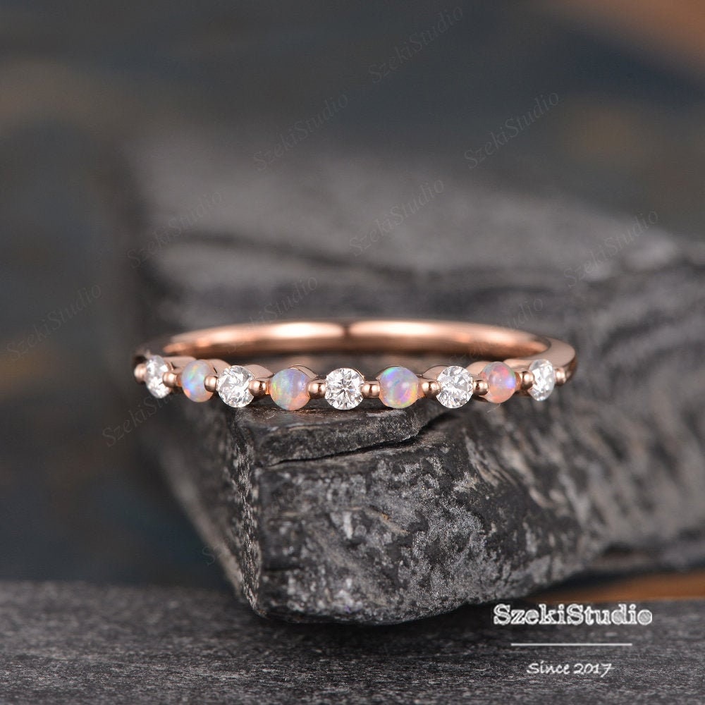 Opal Diamant Ehering Frauen Rose Gold Natürlicher Matching Band Regenbogen Ring Stapeln Minimalist Zarte Zierliche Braut Geschenk von SzekiStudio