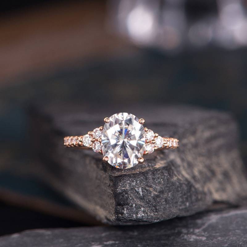 Oval Geschliffener Moissanit Verlobungsring Rose Gold Solitär Cluster Diamant Frauen Braut Jahrestag Pave Handmade Ring Halbe Ewigkeit von SzekiStudio