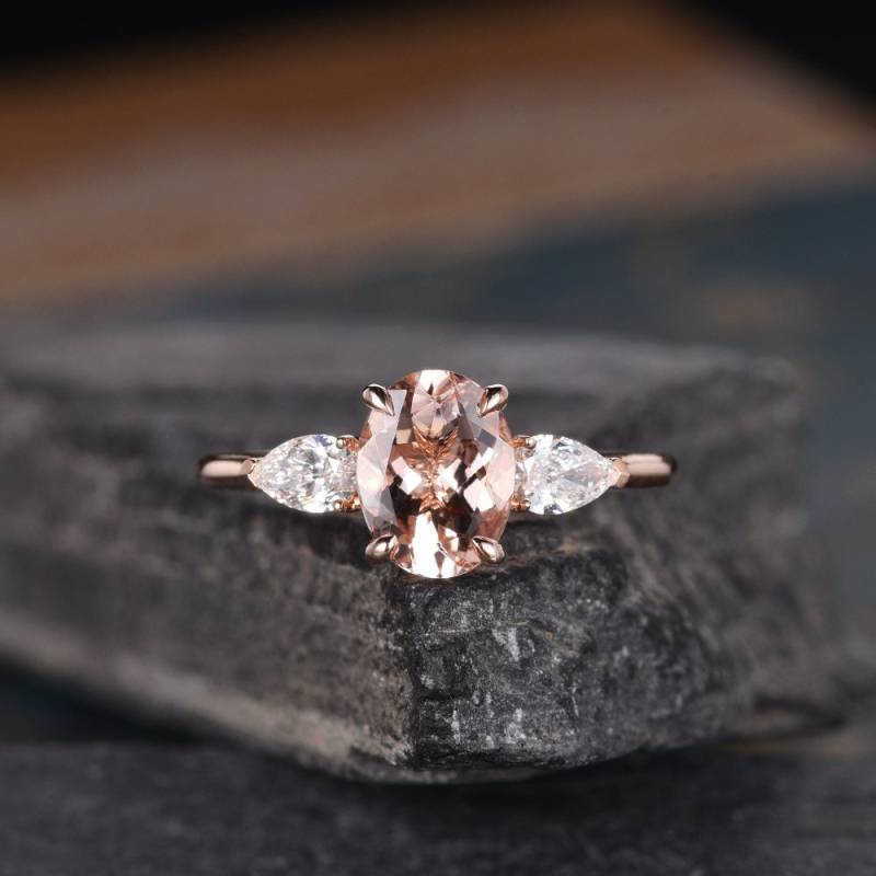 Oval Geschliffener Morganit Verlobungsring Rose Gold Birnenförmiger Moissanit Drei Stein Braut Hochzeit Frauen Antik Ring Jahrestag Geschenk Für Sie von SzekiStudio