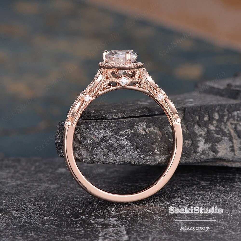 Peekaboo Moissanit Verlobungsring Rose Gold Art Deco Ehering Brautring Vintage Kathedrale Fassung Antik Filigran Milgrain Ring von SzekiStudio