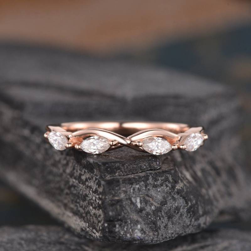Rose Gold Moissanite Ehering Marquise Shaped Ring Unendlichkeit Halb Eternity Band Match Stacking Zartes Braut Jubiläumsgeschenk von SzekiStudio