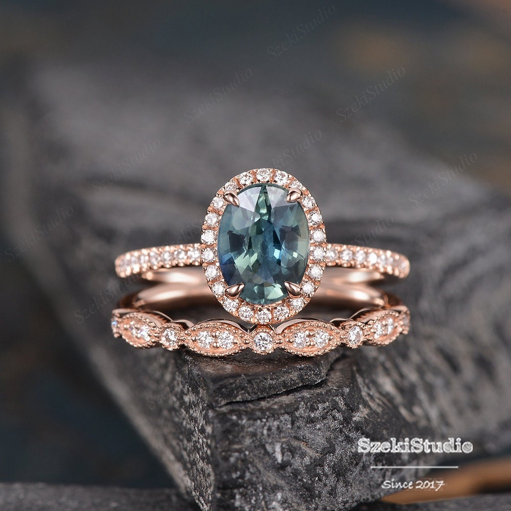 Rose Gold Natürlicher Grüner Saphir Verlobungsring Braut Set Oval Teal Diamant Art Deco Halbe Ewigkeit Halo Birthstone von SzekiStudio