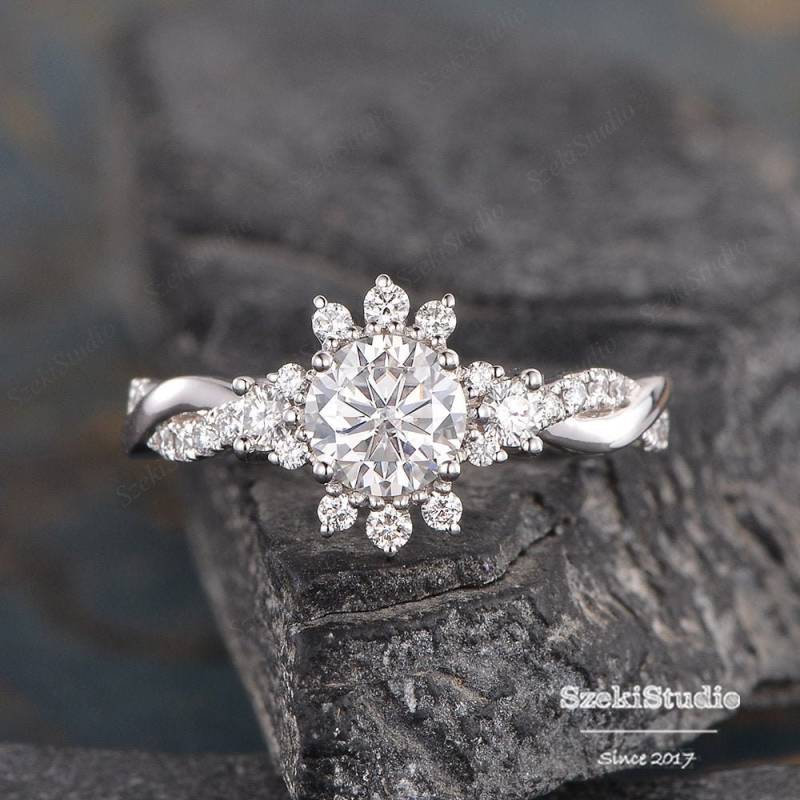 Rund Geschliffener Moissanit Verlobungsring Weiß Gold Cluster Ring Infinity Band Blumenblume Braut Hochzeit Frauen Jahrestag Geschenk von SzekiStudio