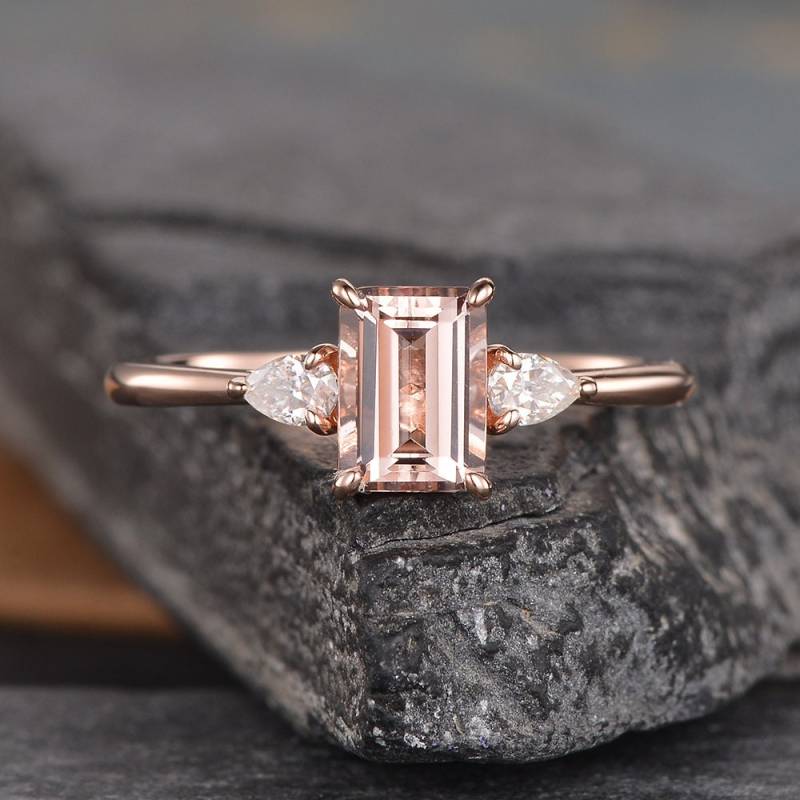 Smaragd Schliff Morganit Verlobungsring Rose Gold Birnenförmiger Moissanit Ring Drei Stein Pfirsich Frauen Jahrestag Geschenk von SzekiStudio