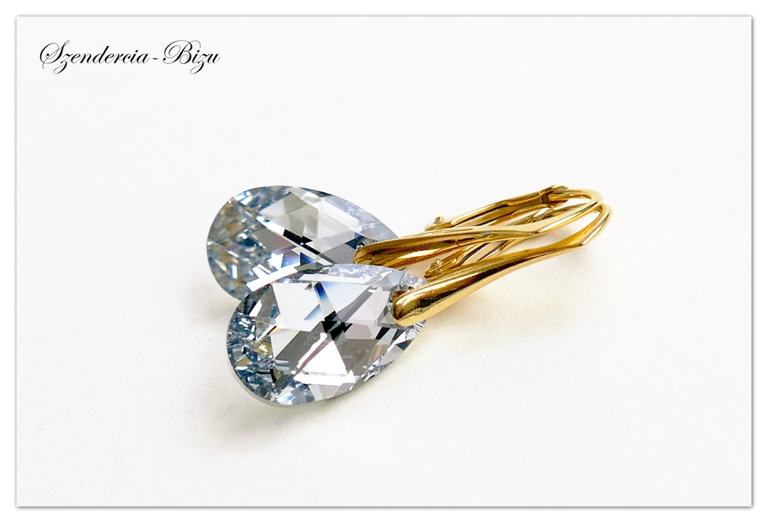 Vergoldete Ohrhänger Swarovski Pear Ohrringe Pear-Shaped Comet Argent Light Gold Kristall Zirconium Vergoldete Ohrhänger Swarovski Pear Ohrringe Pear-Shaped Comet Argent Light Gold Kristall Zirconium von Szendercia