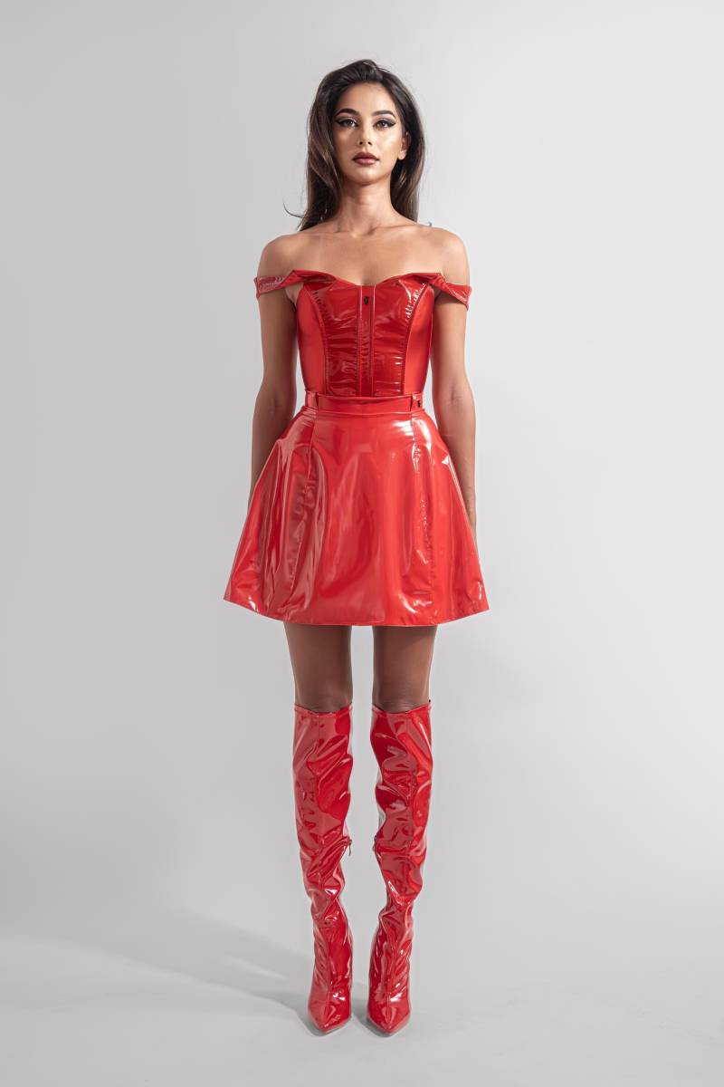 Rot Glänzendes Crop Top | Bardot Latex Feel Boot U-Ausschnitt Damen Wet Look Kleidung Kunstleder Extravagant Schulterfrei Bluse Stretch von TACRAI