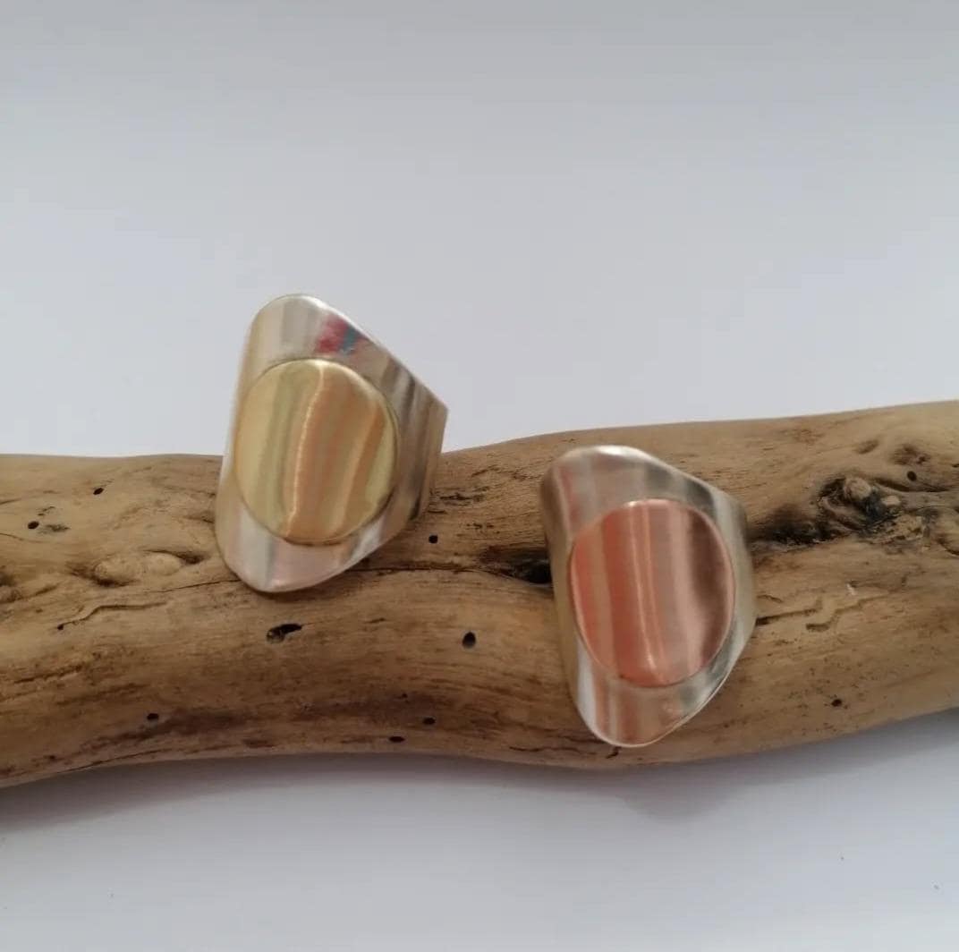 sterlingsilberring Mit Einem Kupfer - Oder Messingkreis. Verstellbar. 100 % Handgefertigt. Auffälliger Ring. Geschenk Für Sie sterlingsilberring Mit Einem Kupfer - Oder Messingkreis. Verstellbar. 100 % Handgefertigt. Auffälliger Ring. Geschenk Für Sie von TACTEJEWELS