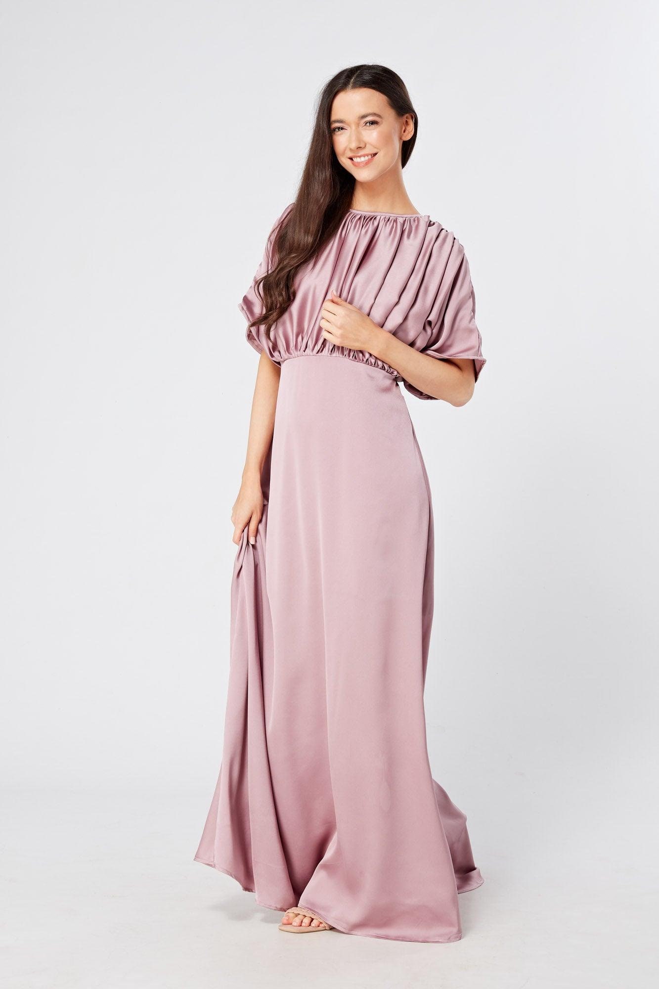 Josephine Lilac Maxikleid Aus Satin Mit Gerafftem Körper Josephine Lilac Maxikleid Aus Satin Mit Gerafftem Körper von TAHLIRA