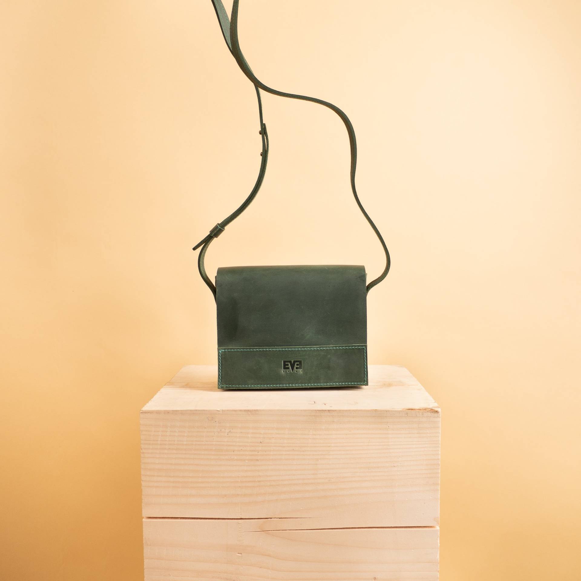 Kleine Umhängetasche Aus Echtem Leder Grün von TAKSUBA