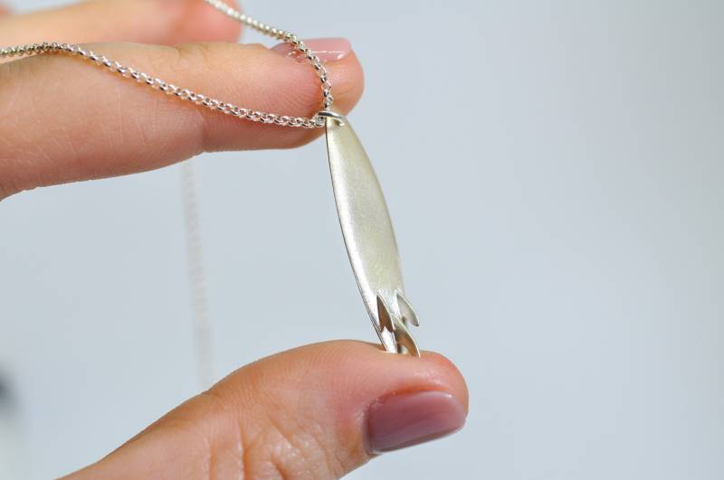 925 Silber Surfbrett Kette Handgemachter Surfer Schmuck 925 Silber Surfbrett Kette Handgemachter Surfer Schmuck von TALIALUJEWELRY