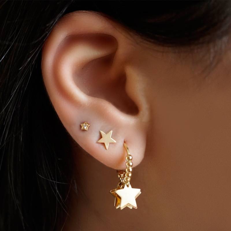 Schimmern Funkeln Multi Gold Star Sleeper Hoops Huggies von TALIANAOMIJEWELLERY