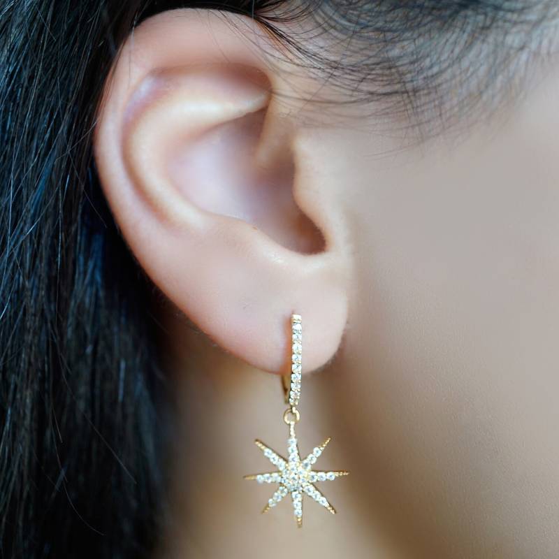 Supernova Stern Sonne Galaxy Creolen Ohrringe, 14Kt Gelbgold von TALIANAOMIJEWELLERY