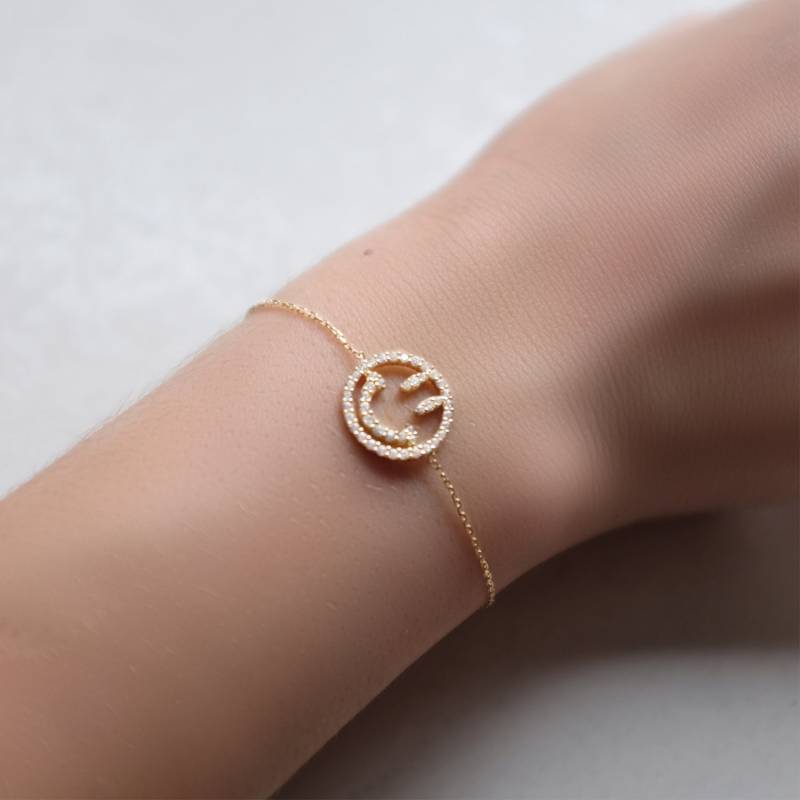 Warum So Ernst Pavé Smiley Gesicht Armband, 14Kt Gelbgold von TALIANAOMIJEWELLERY