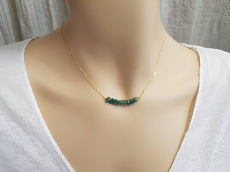 Perlen Edelstein Halskette, Gold Kette, Kleiner Grüner Achat Anhänger, Echter Edelstein, Geburtsstein Naturschmuck von TALYAJEWELRYDESIGN