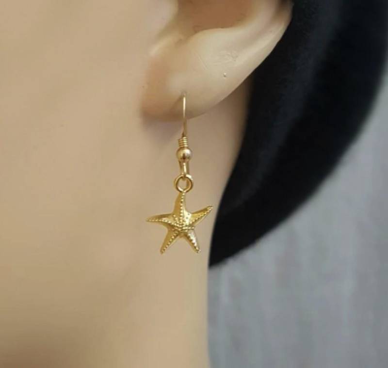 Seestern Ohrringe, Gold Kleine Stern Fisch Charme, Strand Anhänger, Seestern, Ozean Schmuck, Baumeln Zierliche Geschenk Für Sie von TALYAJEWELRYDESIGN