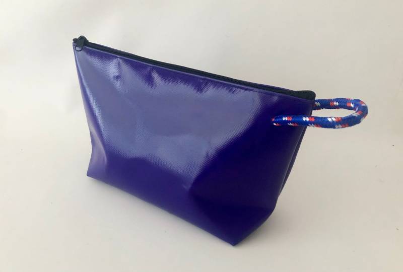 Kulturtasche Zum Aufhängen Lila , Lunchbag Aus Lkw Plane, Maritim, Wetbag von TASCHENMACHEREI