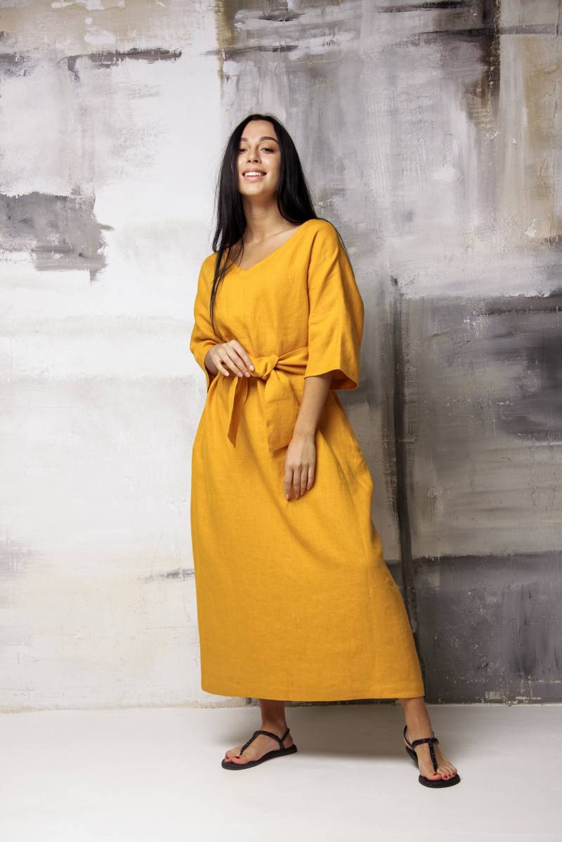 Leinen Maxikleid Mit Ärmeln, Damen Gürtelkleid, Bio-Leinenkleid, Gelbes Plus Size Kleid, Halbarmkleid, Übergroßes Leinenkleid von TATAuaStore