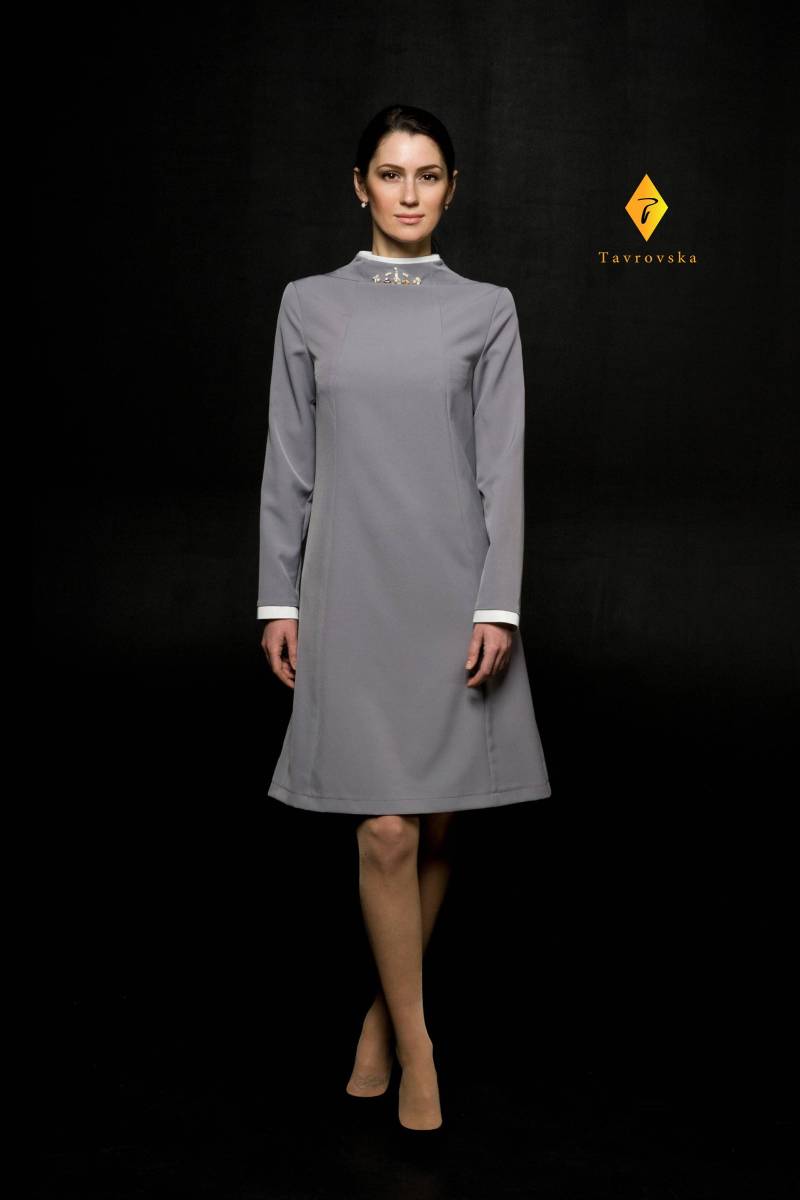 Letzte Grösse 08 Us | 12 Eu Weiß Kragen Langarm A-Linie Bestickt Cocktailkleid , Midi Stehkragen Kleid Hochzeitsgast Taverovska von TAVROVSKA