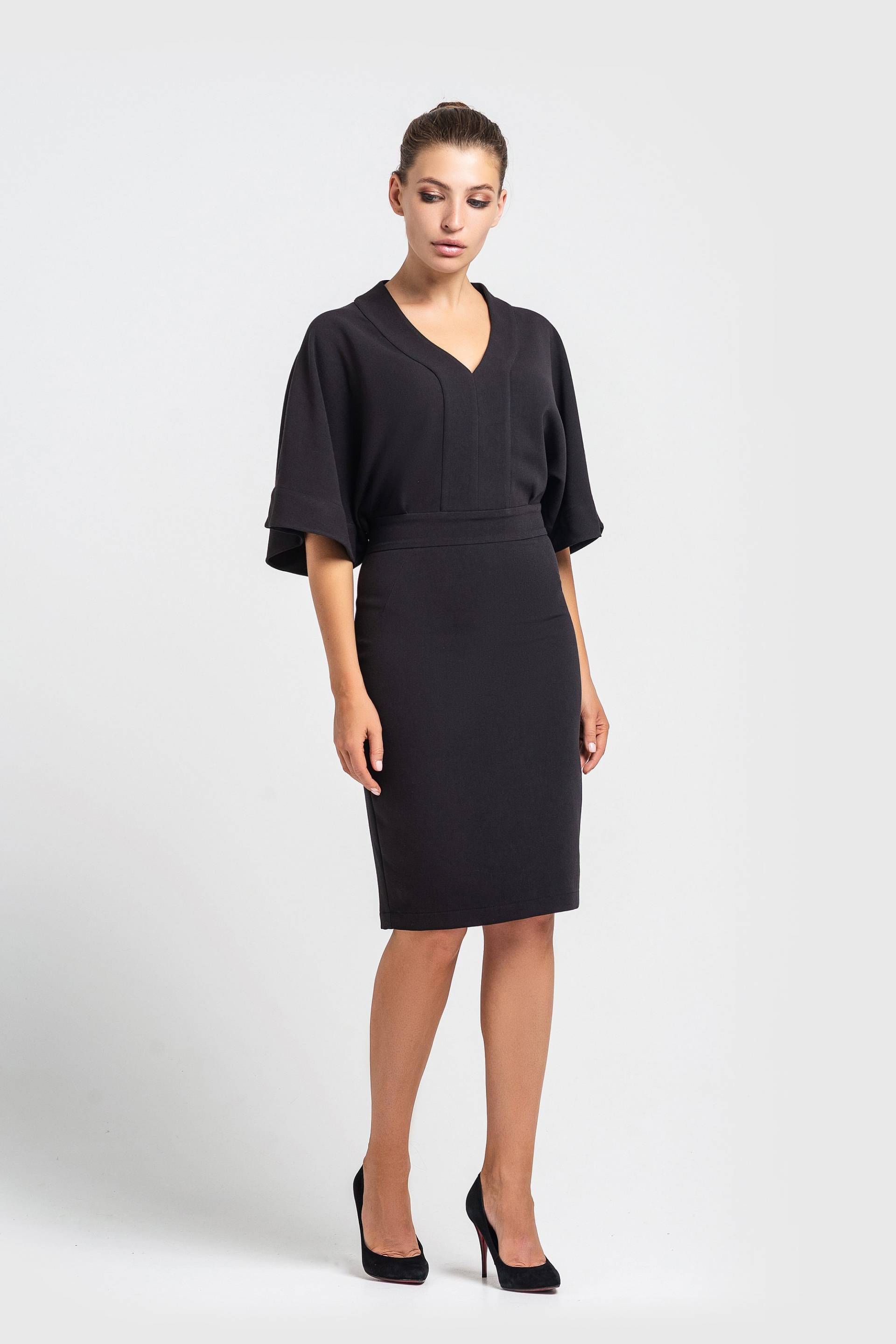 Schwarzes Kimono-Kleid V-Neck Midi Corporate Wear von TAVROVSKA