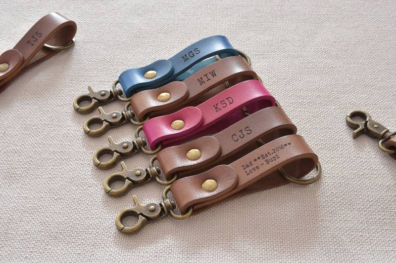 Individueller Schlüsselanhänger, Personalisiert Mit Einem Beliebigen Text, Aus Hochwertigem Robusten Leder, Geschenke Für Sie, Kollegen von TAleatherworks