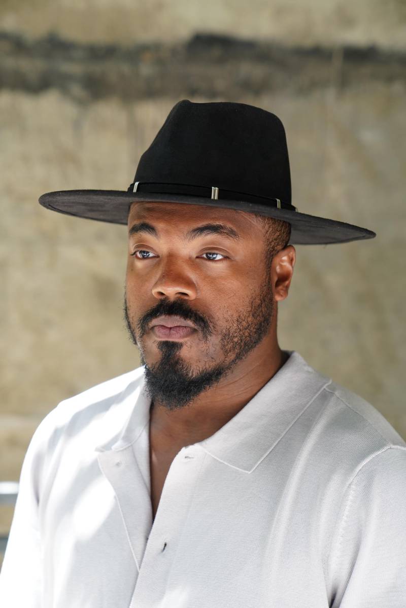 Schwarzer Zerkleinerter Fedora-Hut, Trendige Fedora-Hüte Für Männer & Frauen Breiter Krempe Filzhut Kleid Panamahut von TBFashionStudio