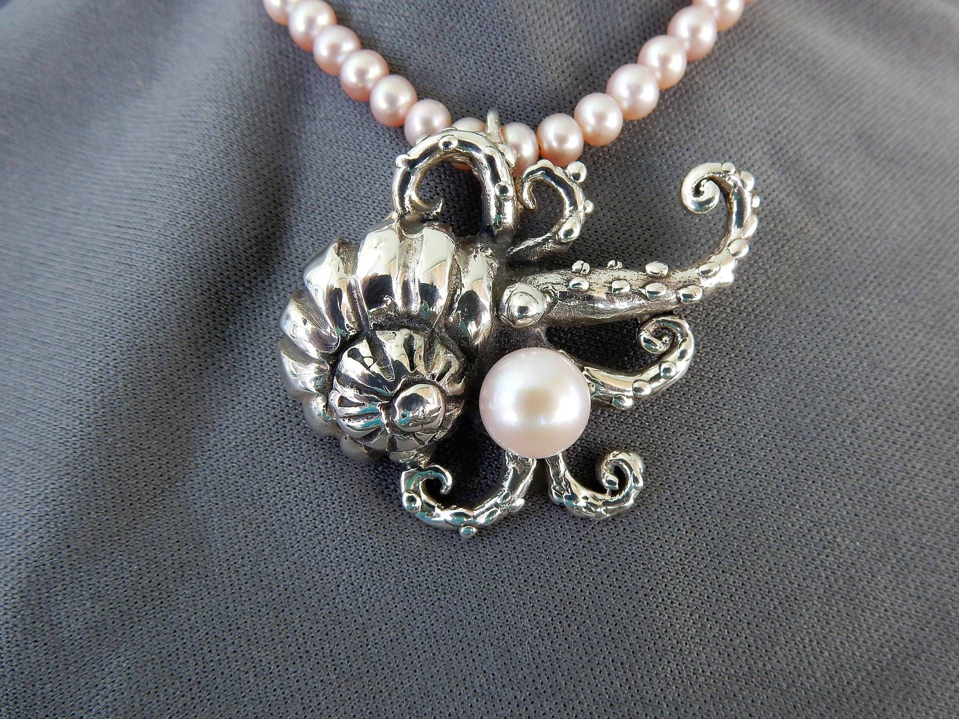 Nautilus Anhänger Mit Perle Nautilus Anhänger Mit Perle von TCBodeker