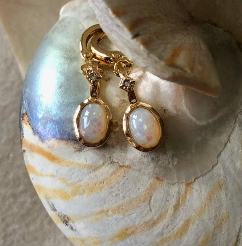 Goldene Ohrringe Mit Opal in 18K Vergoldung, An Mini-Creolen Huggies Hoop, Geschenk Für Frauen Goldene Ohrringe Mit Opal in 18K Vergoldung, An Mini-Creolen Huggies Hoop, Geschenk Für Frauen von TENKIKS