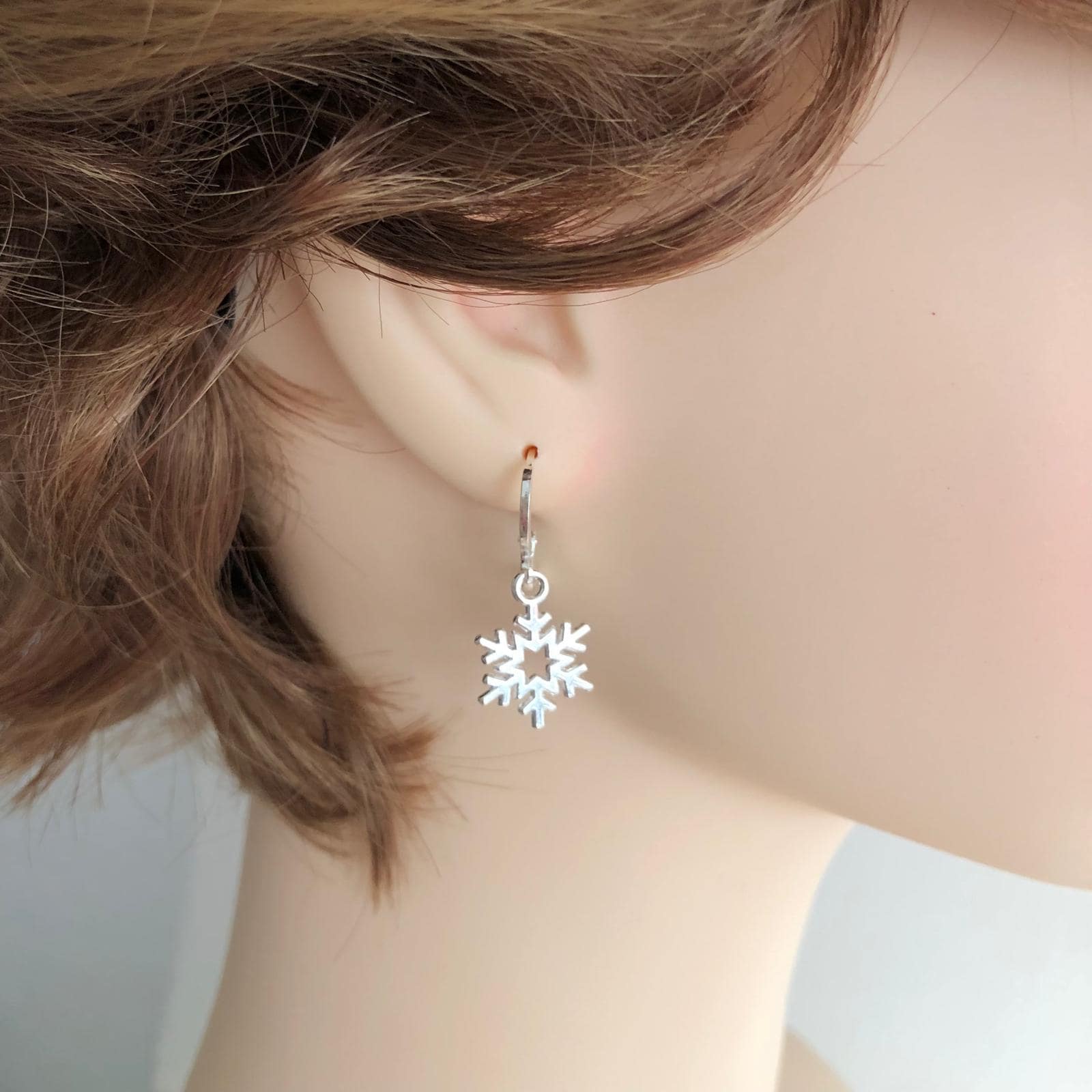 Neu Silber Schneeflocken Mit Mini-Creolen, Hoops, Huggies, Ohrringen, Von Tenkiks von AmaraVeraJewellery