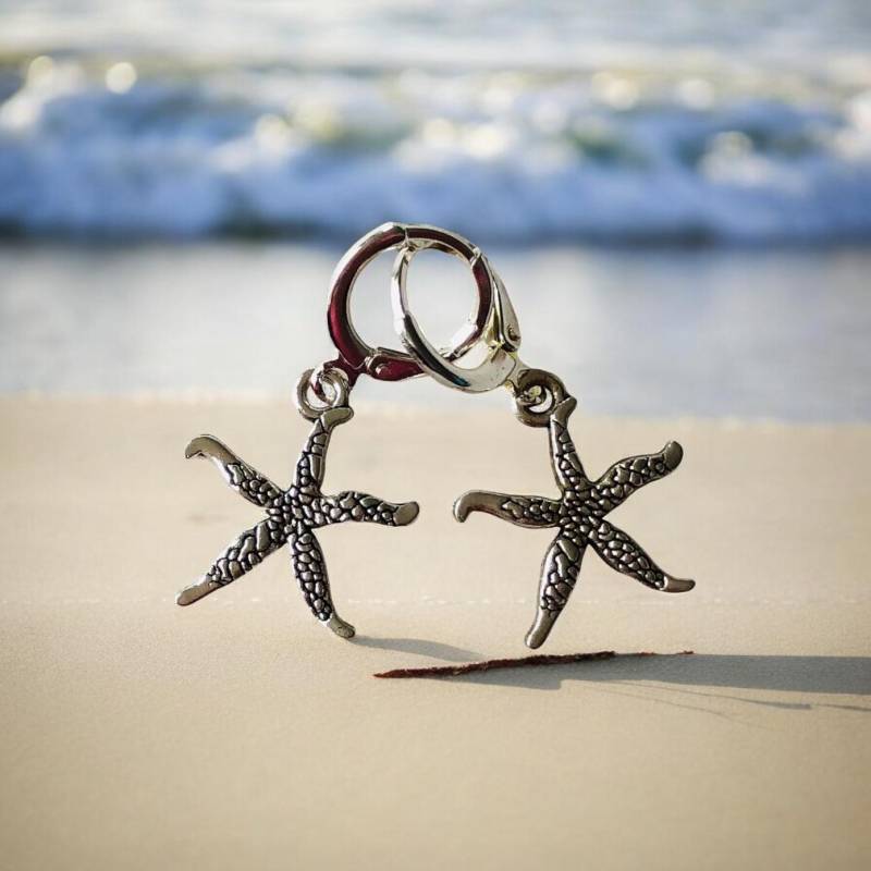 Silberne Ohrringe Mit Seestern, Mini-Creolen, Hoops, Huggies, Für Sie Und Ihn von AmaraVeraJewellery
