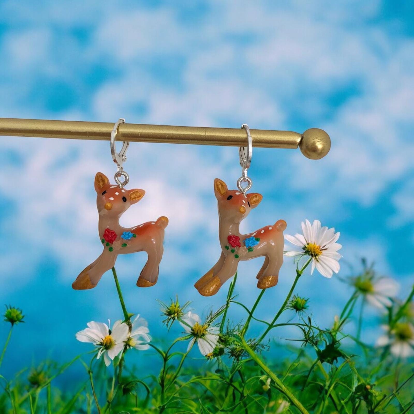 Reh, Bambi An Mini-Creolen Huggies Hoop Ohrringen in Silber, Witziges Geschenk, Von Tenkiks von AmaraVeraJewellery