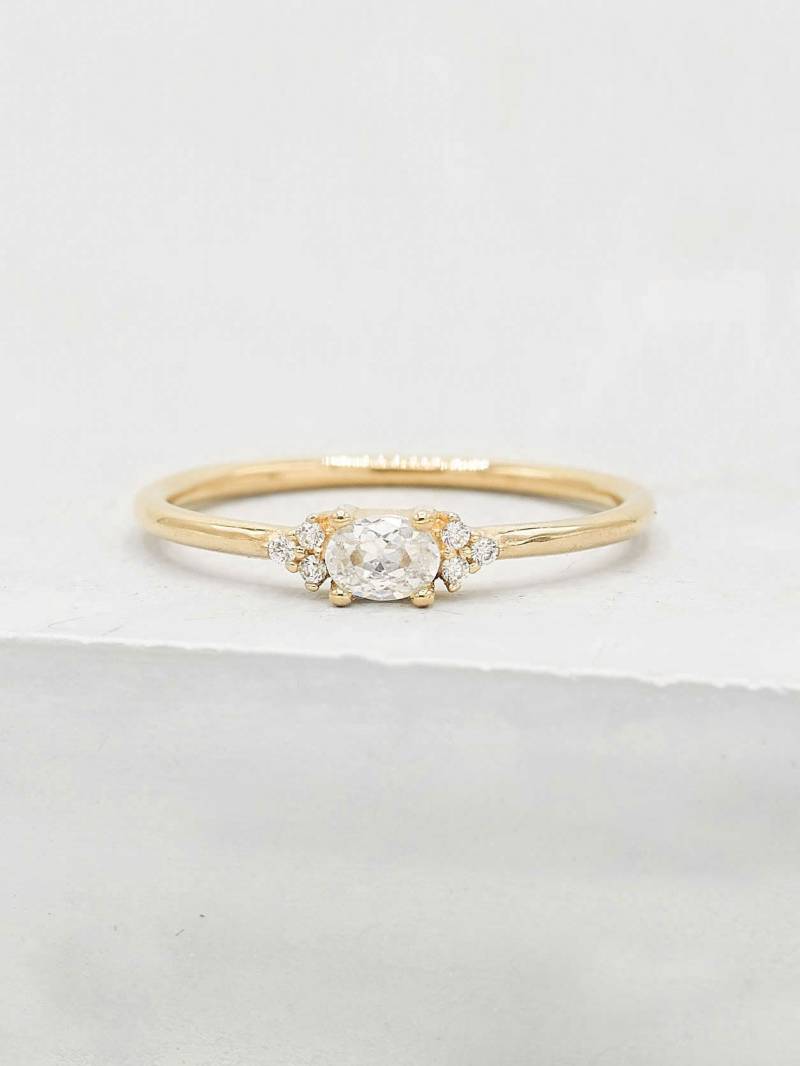 Zierlicher Oval Ring - Gold | Cut Prong Stapelring Versprechen Hochzeit Verlobungsring Freundschaftsring Manufaktur von TFHJEWELRY