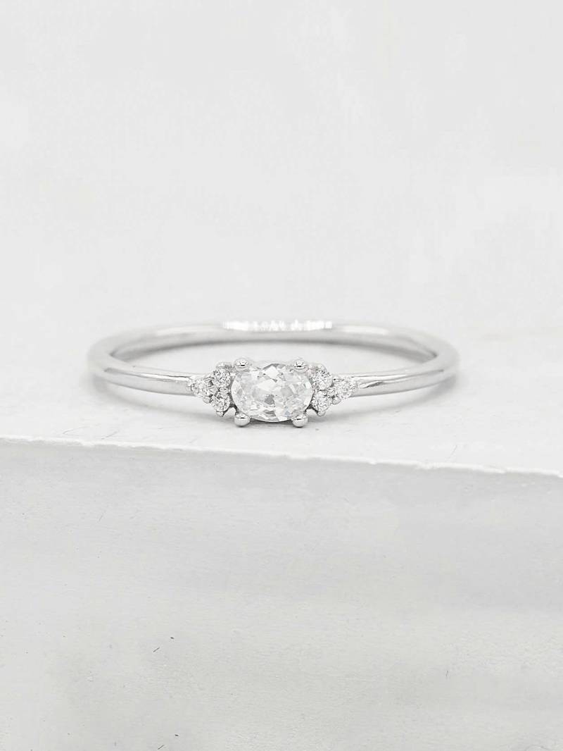 Zierlicher Oval Ring - Silber | Cut Prong Stapelring Versprechen Hochzeit Verlobungsring Freundschaftsring Manufaktur von TFHJEWELRY