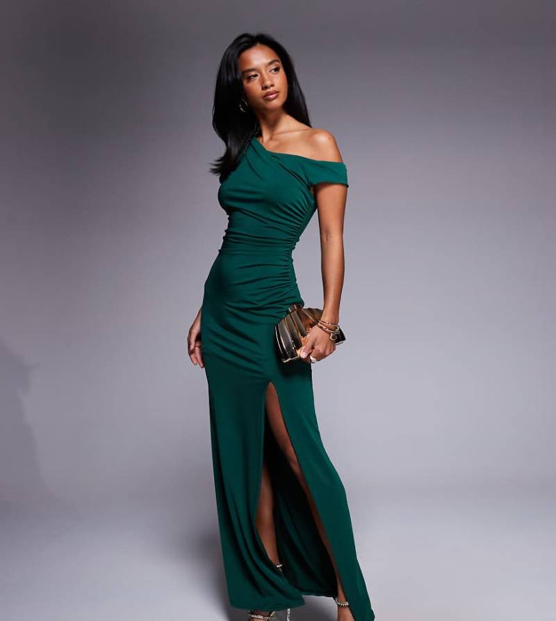 TFNC Petite - Midaxi-Kleid in Smaragdgrün mit hohem Beinschlitz mit One-Shoulder-Träger von TFNC Petite