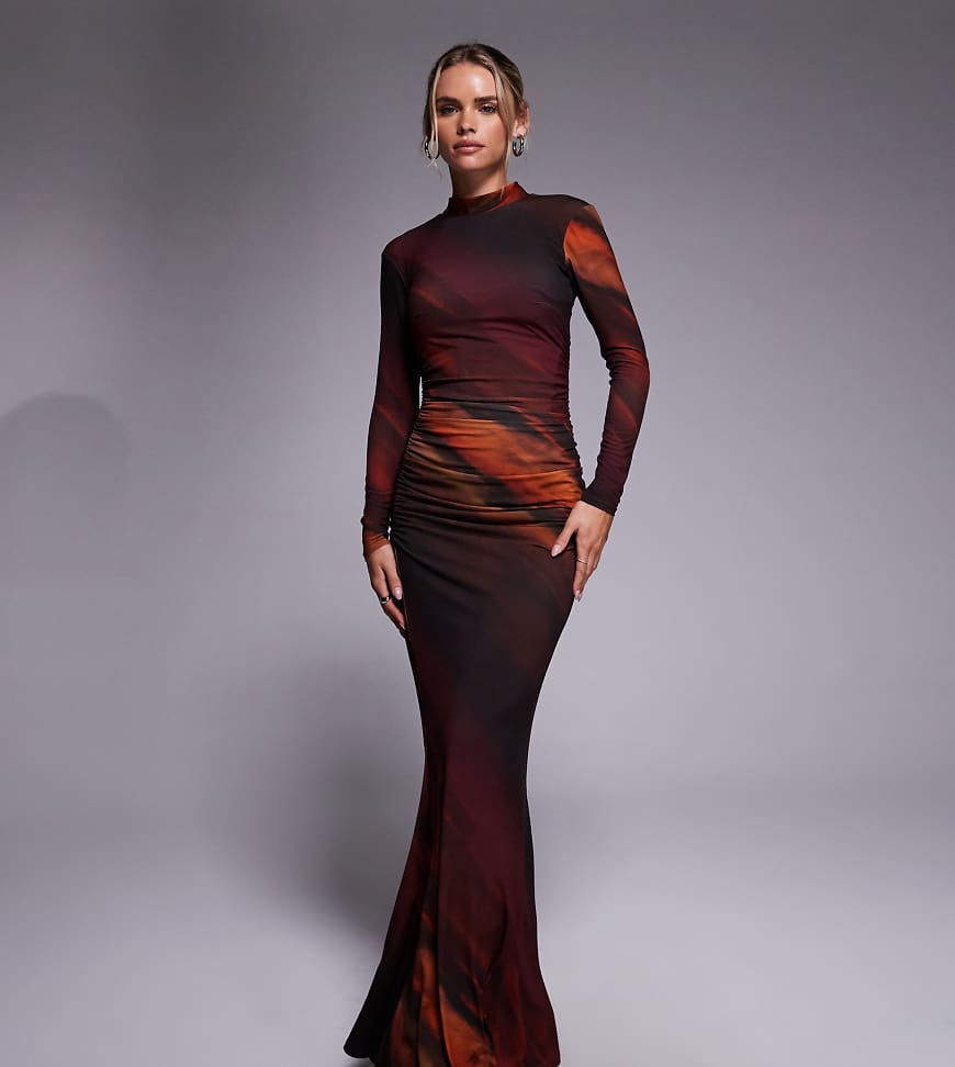 TFNC Petite - Hochgeschlossenes, langärmliges Maxikleid aus Netzstoff in Pflaume mit Farbverlauf-Bunt von TFNC Petite