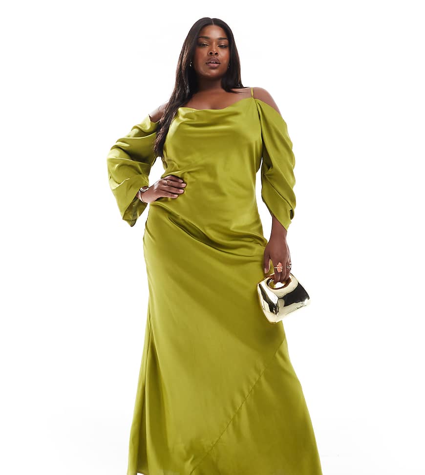 TFNC Plus - Brautjungfernmode - Schulterfreies Maxikleid in Olivgrün mit Wasserfallausschnitt und gerafften Ärmeln TFNC Plus - Brautjungfernmode - Schulterfreies Maxikleid in Olivgrün mit Wasserfallausschnitt und gerafften Ärmeln von TFNC Plus
