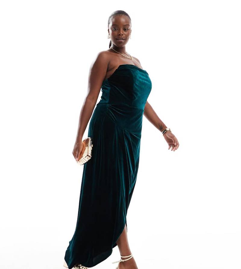TFNC Plus - Drapiertes Samt-Maxikleid in Smaragdgrün mit Korsettdetail von TFNC Plus