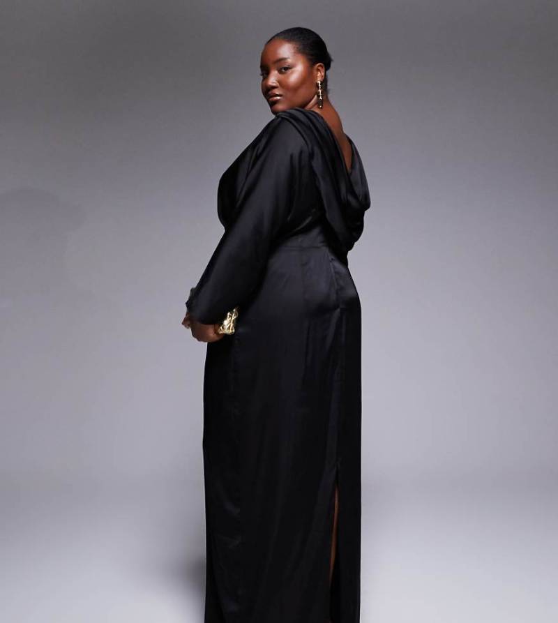 TFNC Plus - Langärmliges Satin-Maxikleid in Schwarz mit Wasserfallausschnitt am Rücken von TFNC Plus